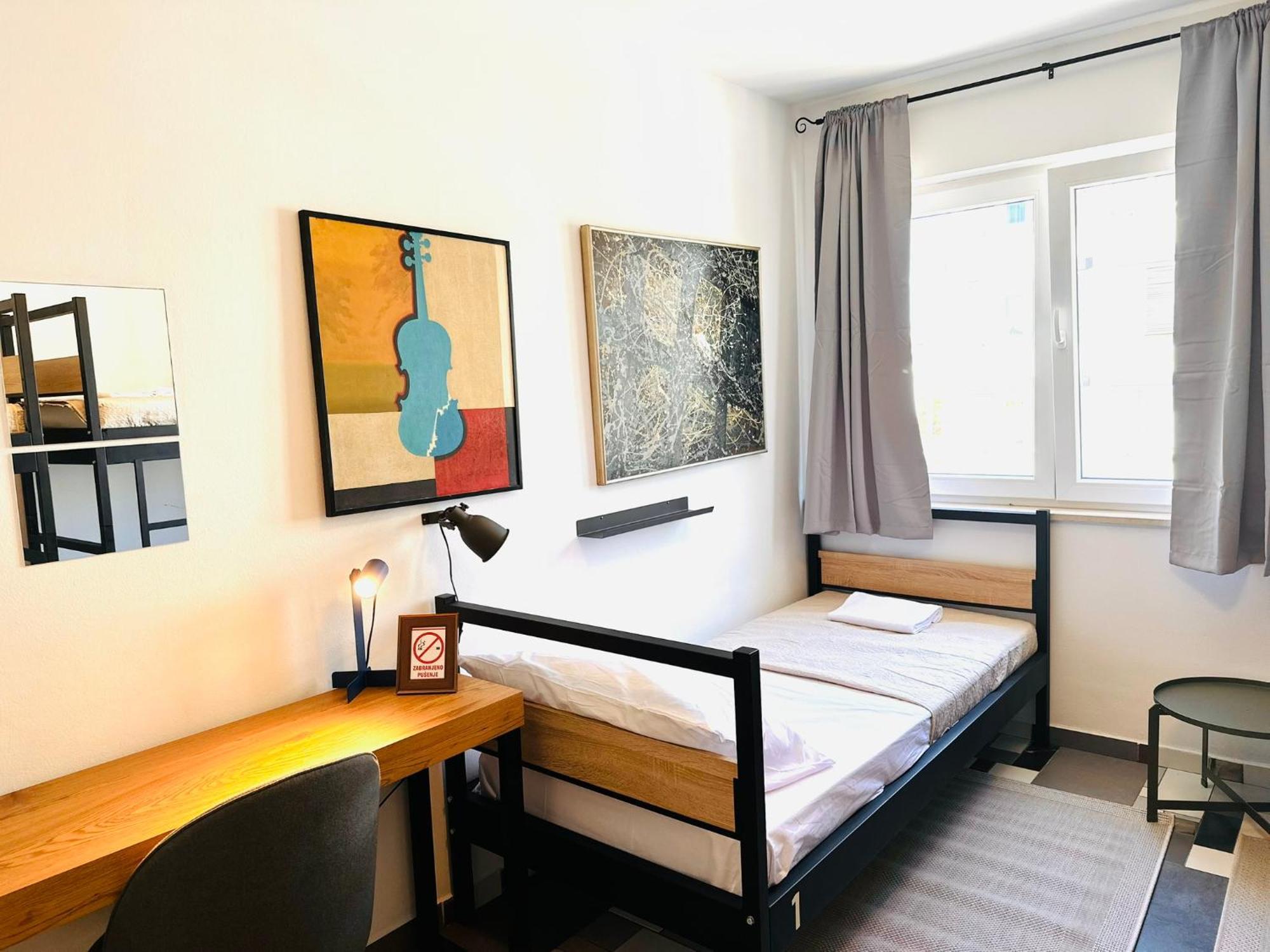 Hostel Art & Joy พูลา ภายนอก รูปภาพ