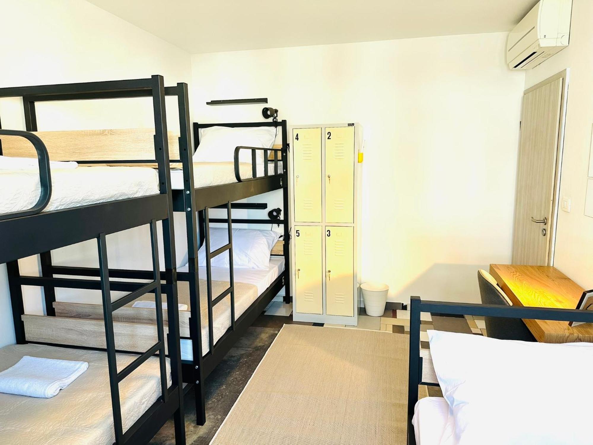Hostel Art & Joy พูลา ภายนอก รูปภาพ
