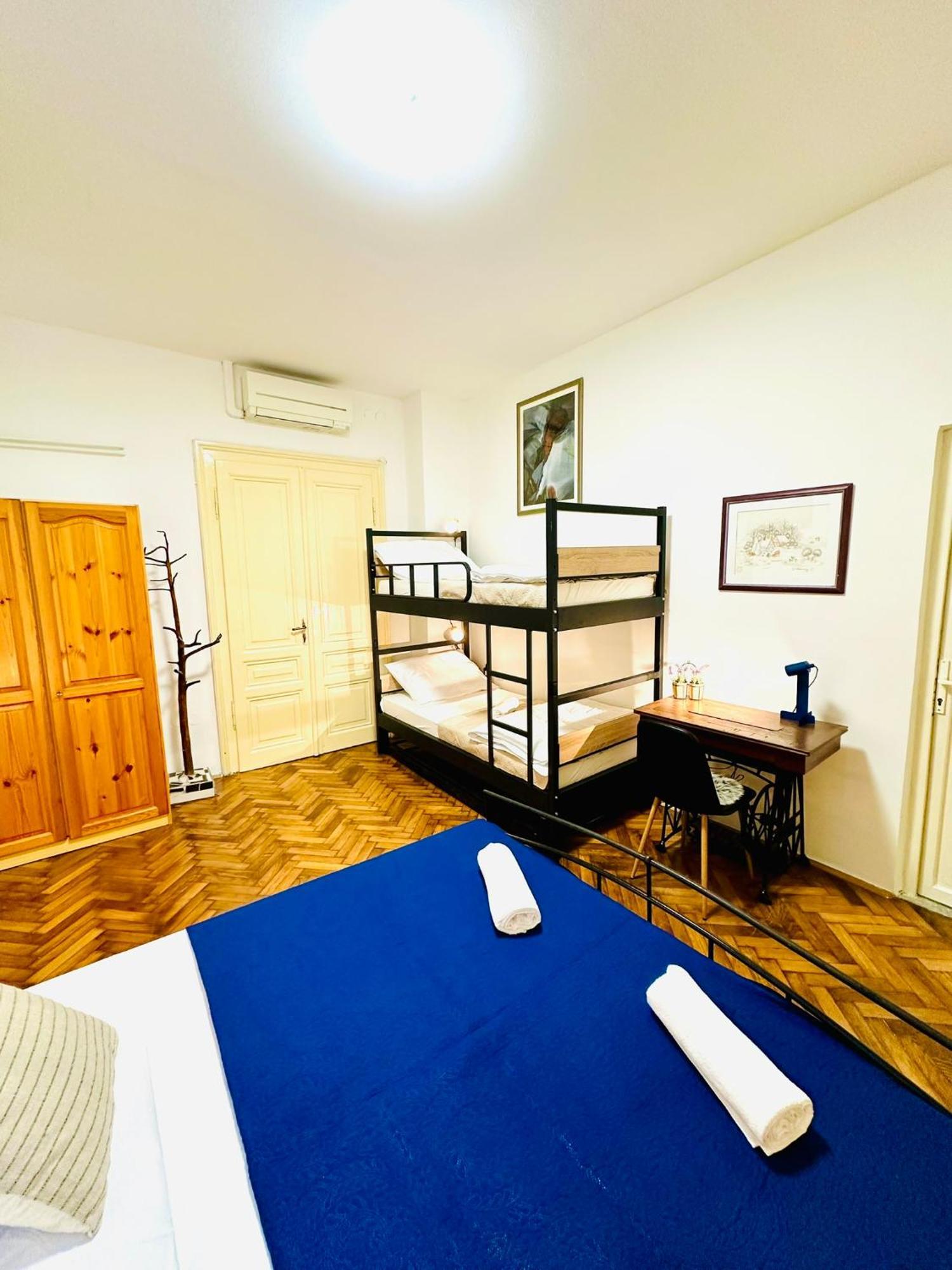 Hostel Art & Joy พูลา ภายนอก รูปภาพ