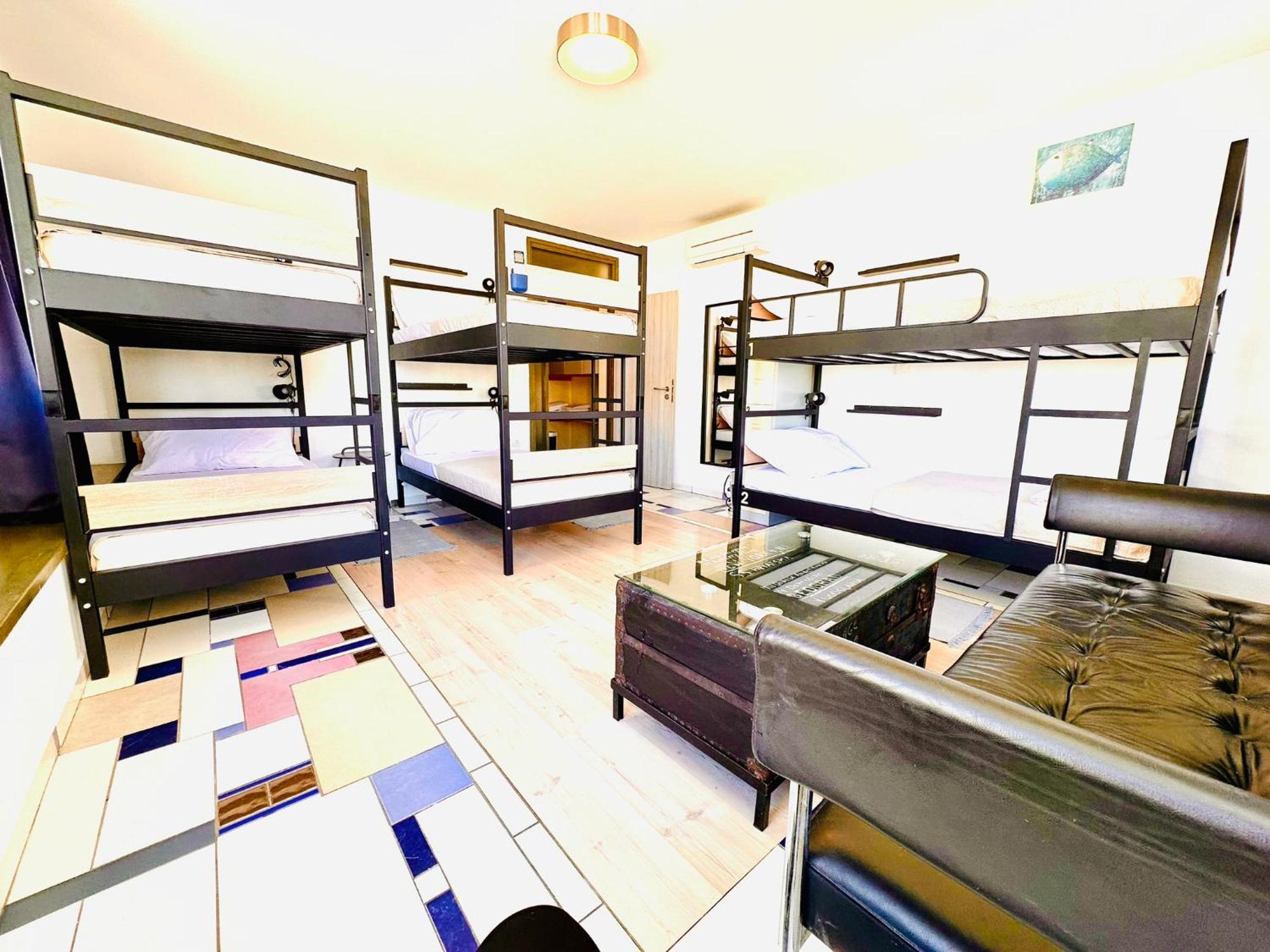 Hostel Art & Joy พูลา ภายนอก รูปภาพ