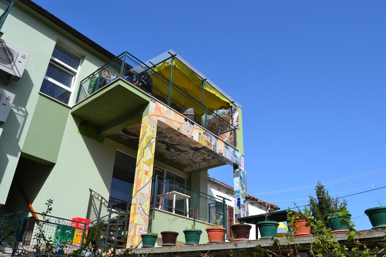 Hostel Art & Joy พูลา ภายนอก รูปภาพ